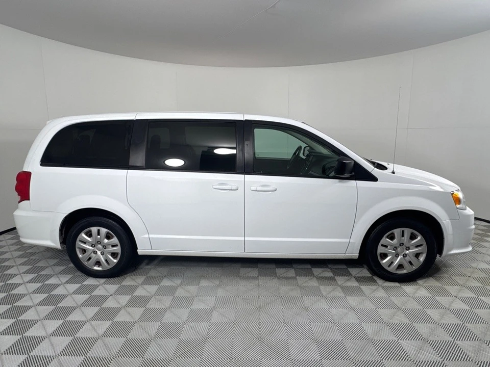 2018 Dodge Caravan - Image 4 of 12