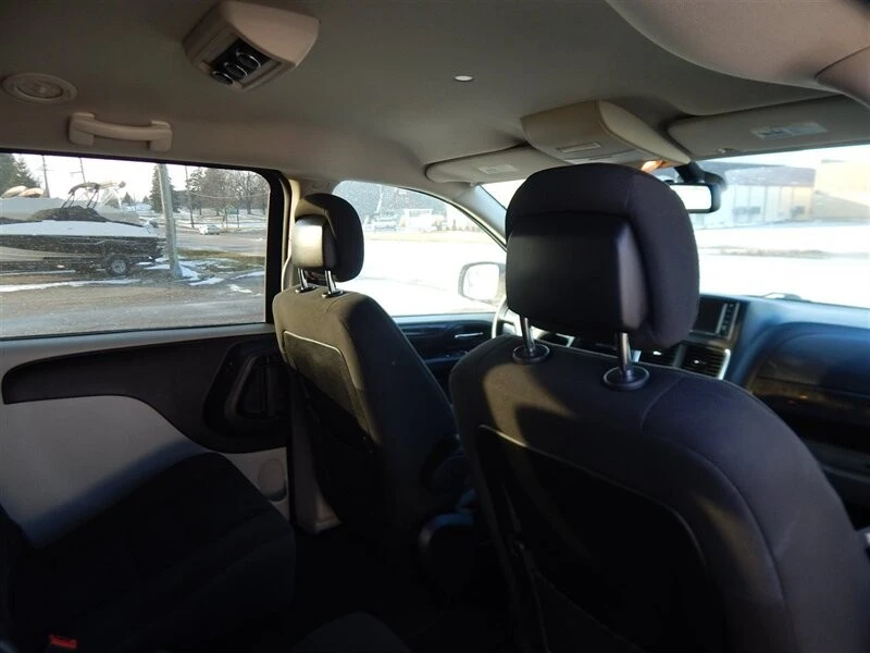 2018 Dodge Caravan - Image 13 of 21
