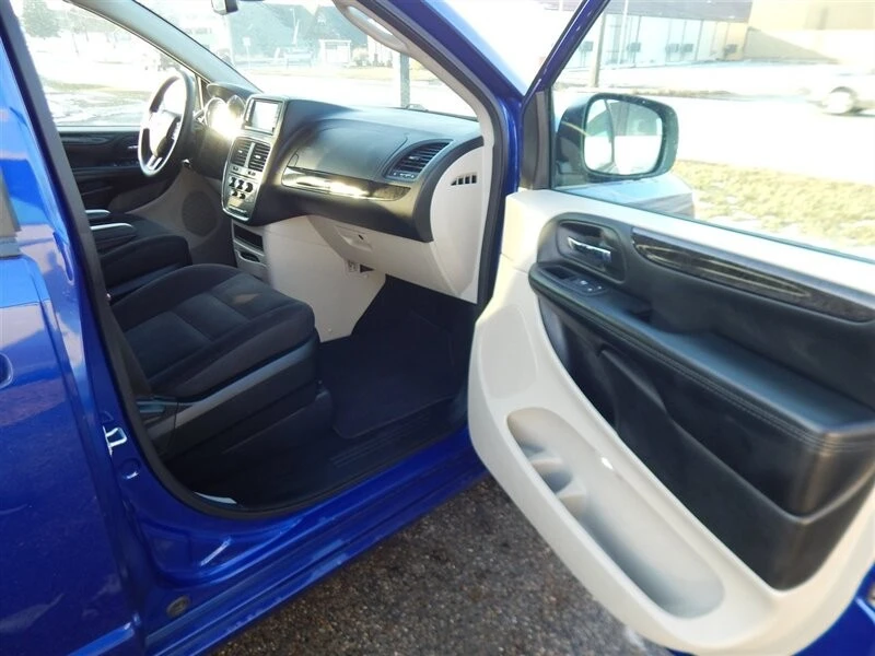 2018 Dodge Caravan - Image 14 of 21