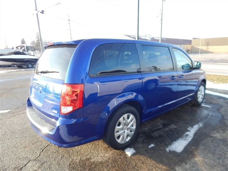 2018 Dodge Caravan - Image 6 of 12