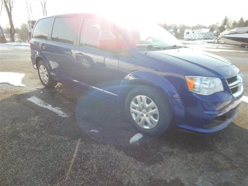 2018 Dodge Caravan - Image 5 of 12