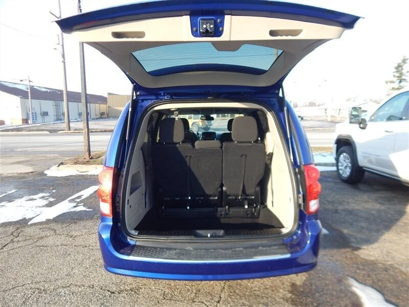 2018 Dodge Caravan - Image 8 of 12