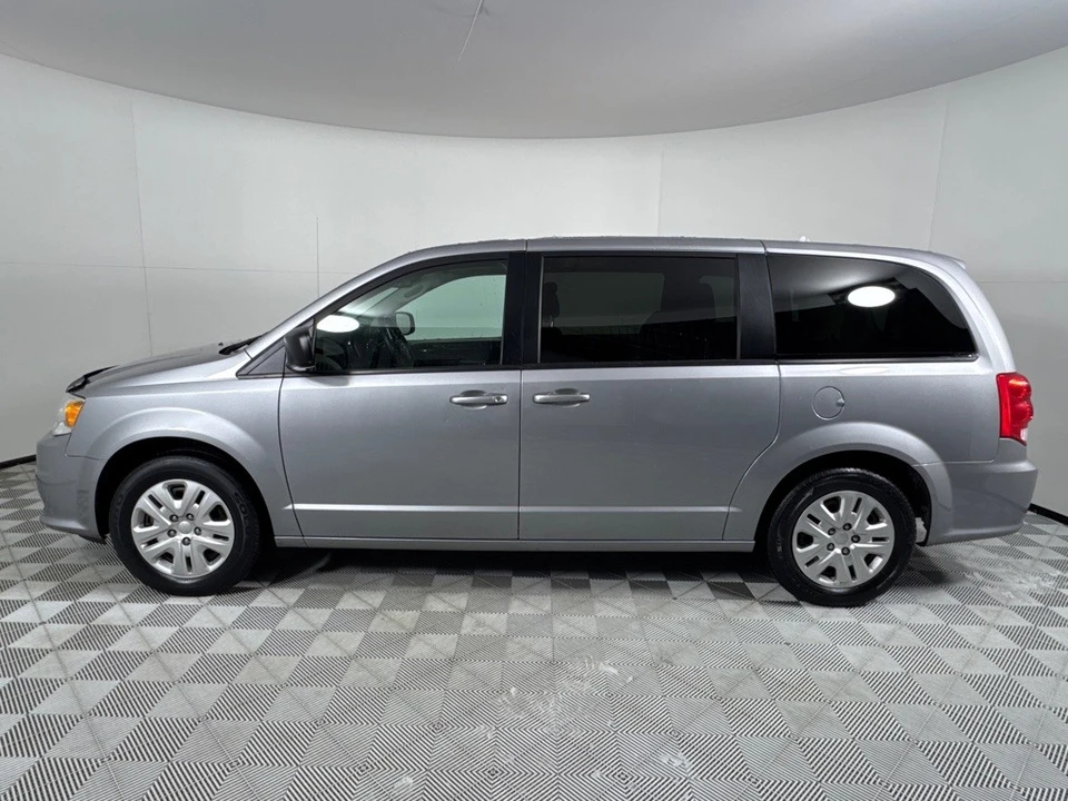 2018 Dodge Caravan - Image 8 of 12
