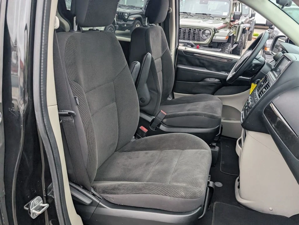 2018 Dodge Caravan - Image 18 of 21
