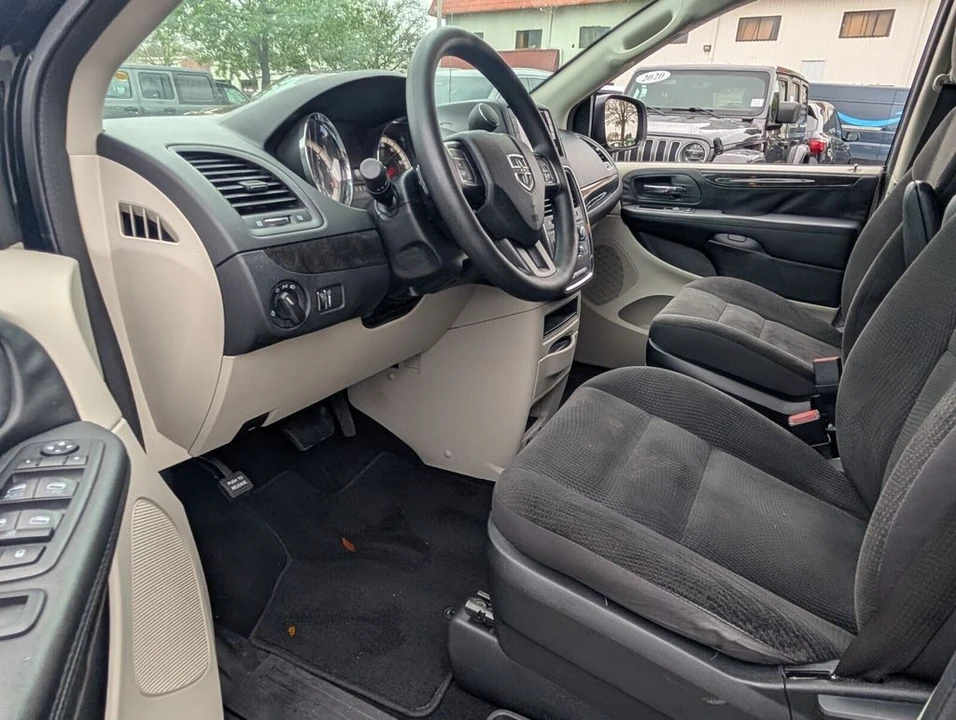 2018 Dodge Caravan - Image 11 of 21