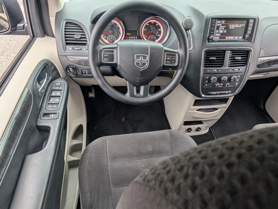 2018 Dodge Caravan - Image 13 of 21