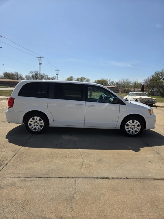 2018 Dodge Caravan - Image 4 of 8