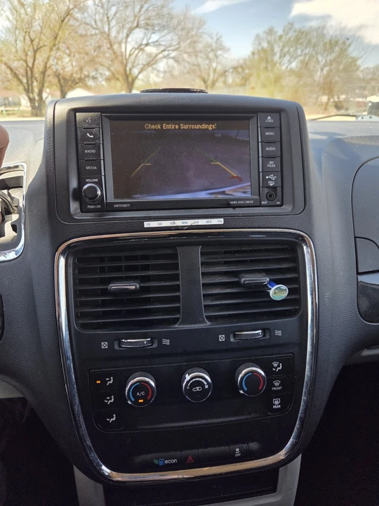 2018 Dodge Caravan - Image 7 of 8