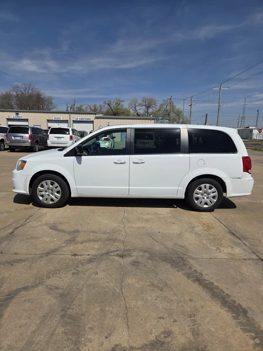 2018 Dodge Caravan - Image 3 of 8