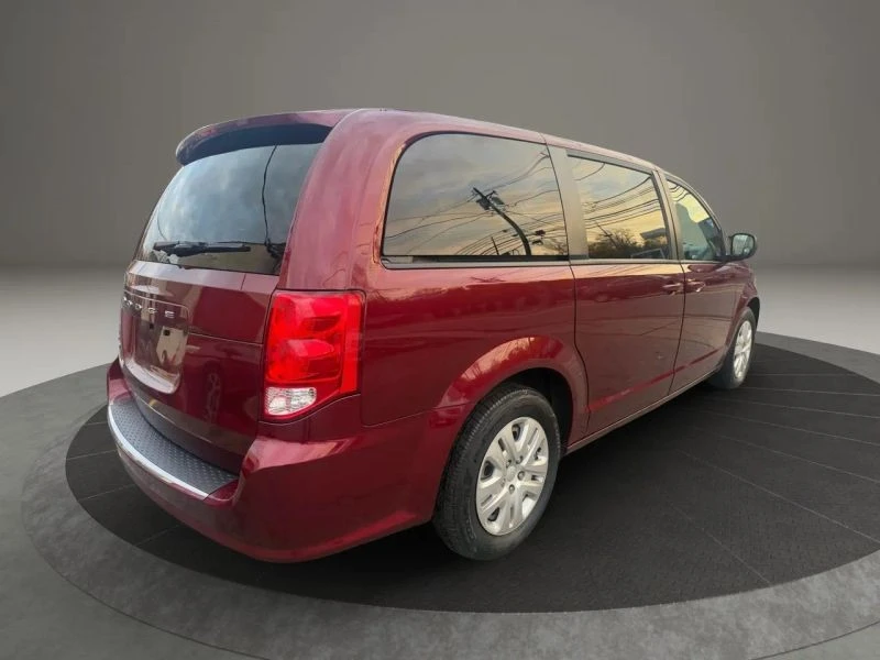 2018 Dodge Caravan - Image 5 of 12
