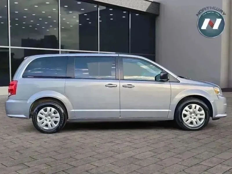 2018 Dodge Caravan - Image 6 of 12