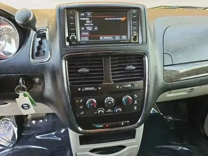 2018 Dodge Caravan - Image 11 of 12