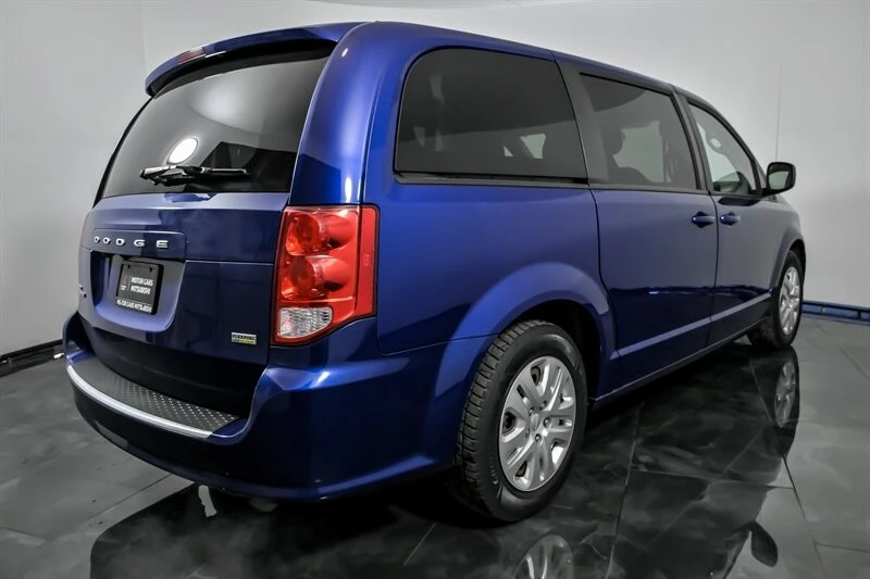 2018 Dodge Caravan - Image 10 of 21