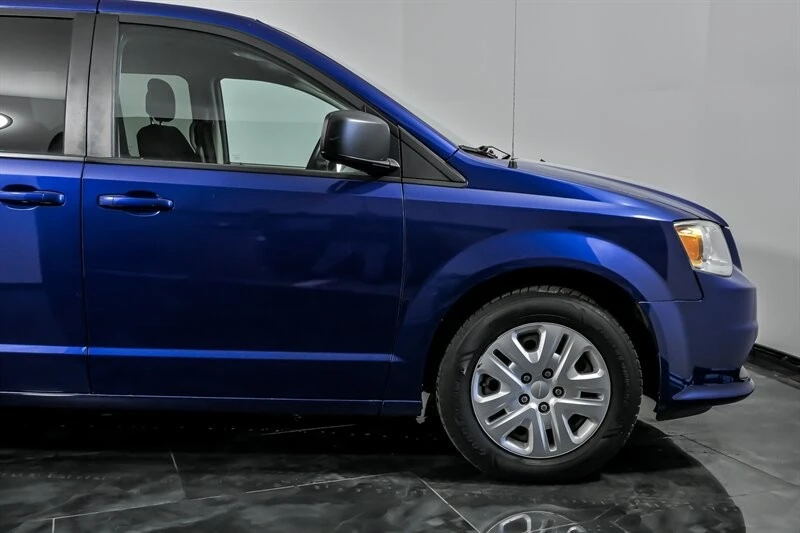 2018 Dodge Caravan - Image 12 of 21