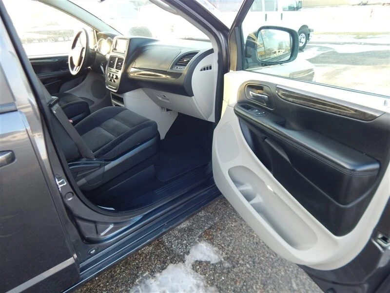 2018 Dodge Caravan - Image 15 of 21