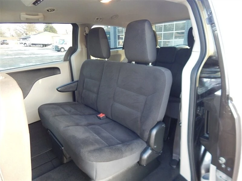 2018 Dodge Caravan - Image 19 of 21