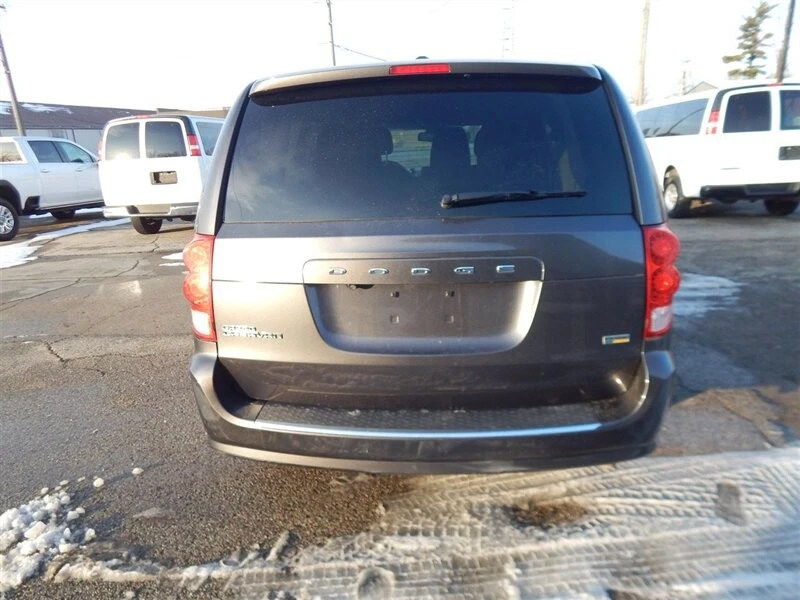 2018 Dodge Caravan - Image 8 of 21