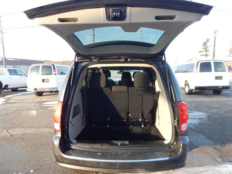 2018 Dodge Caravan - Image 9 of 21