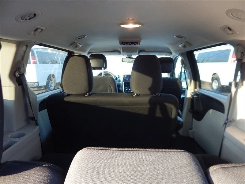2018 Dodge Caravan - Image 11 of 21