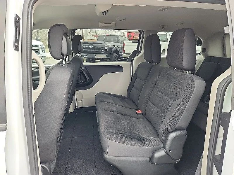 2018 Dodge Caravan - Image 11 of 12