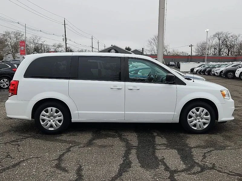2018 Dodge Caravan - Image 8 of 12