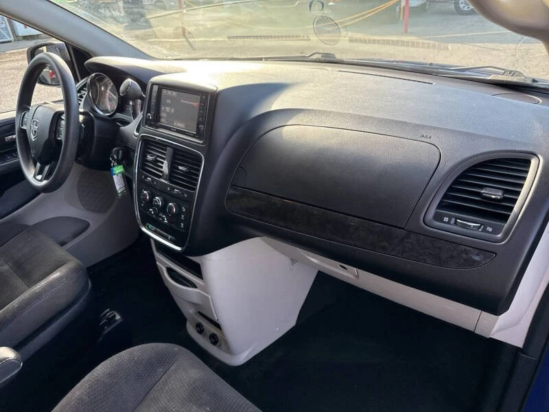 2018 Dodge Caravan - Image 20 of 21