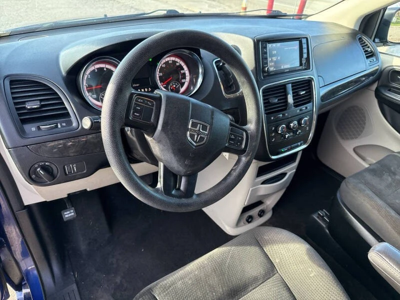 2018 Dodge Caravan - Image 12 of 21