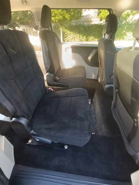 2018 Dodge Caravan - Image 16 of 21