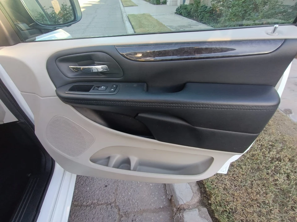 2018 Dodge Caravan - Image 17 of 21
