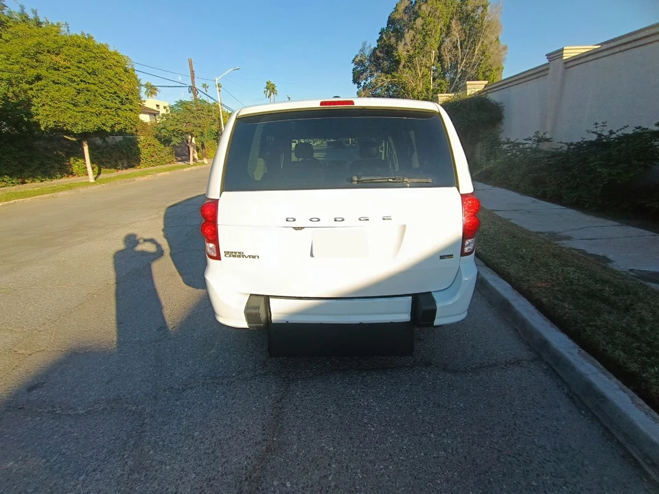 2018 Dodge Caravan - Image 11 of 21