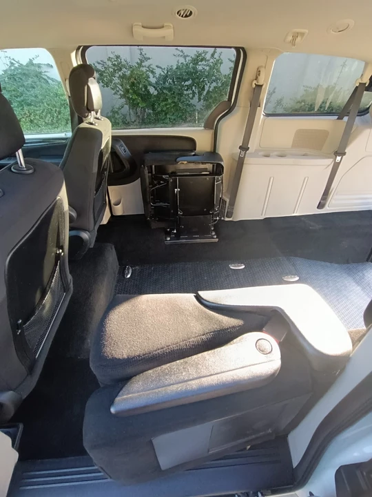 2018 Dodge Caravan - Image 20 of 21