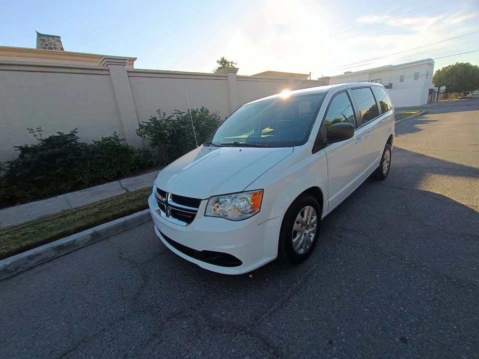 2018 Dodge Caravan - Image 3 of 21