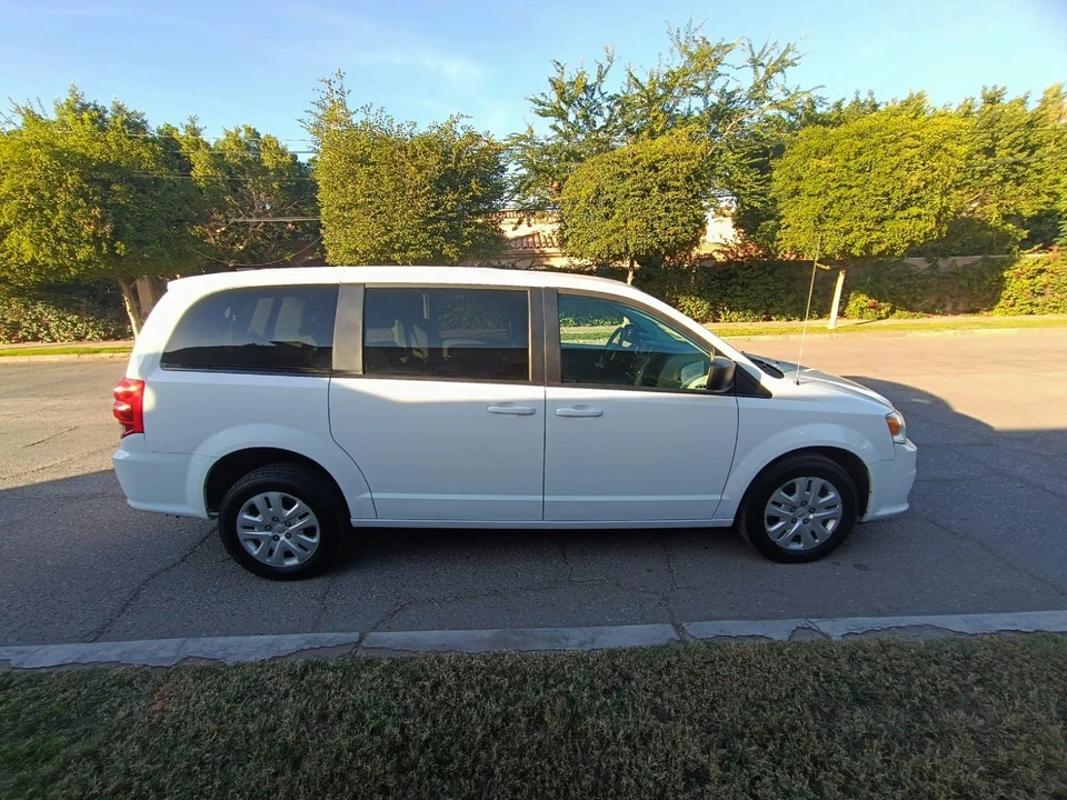 2018 Dodge Caravan - Image 6 of 21