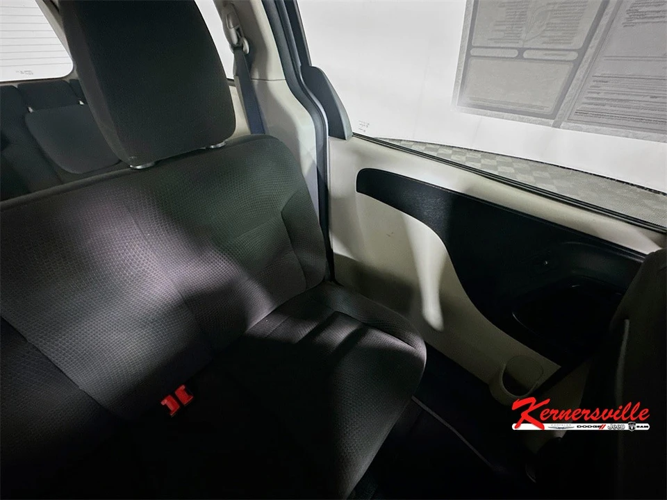 2018 Dodge Caravan - Image 14 of 21
