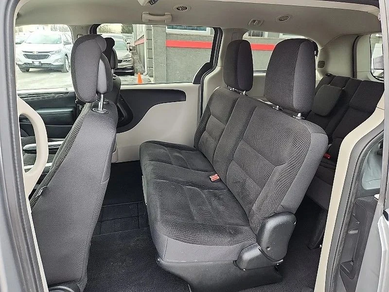 2018 Dodge Caravan - Image 11 of 12