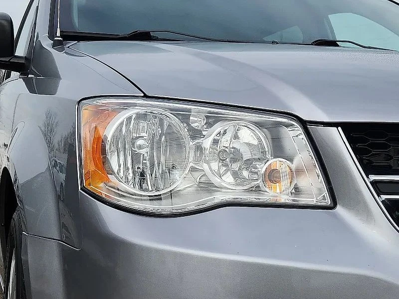 2018 Dodge Caravan - Image 10 of 12