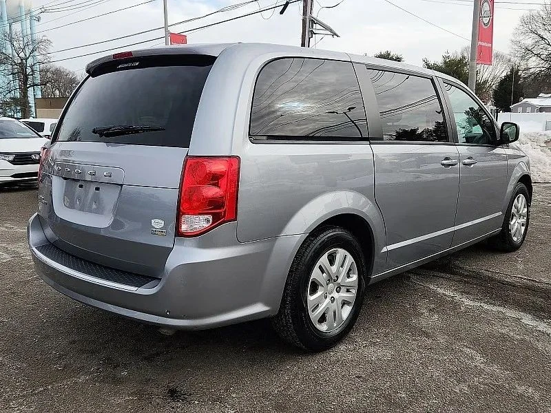 2018 Dodge Caravan - Image 7 of 12