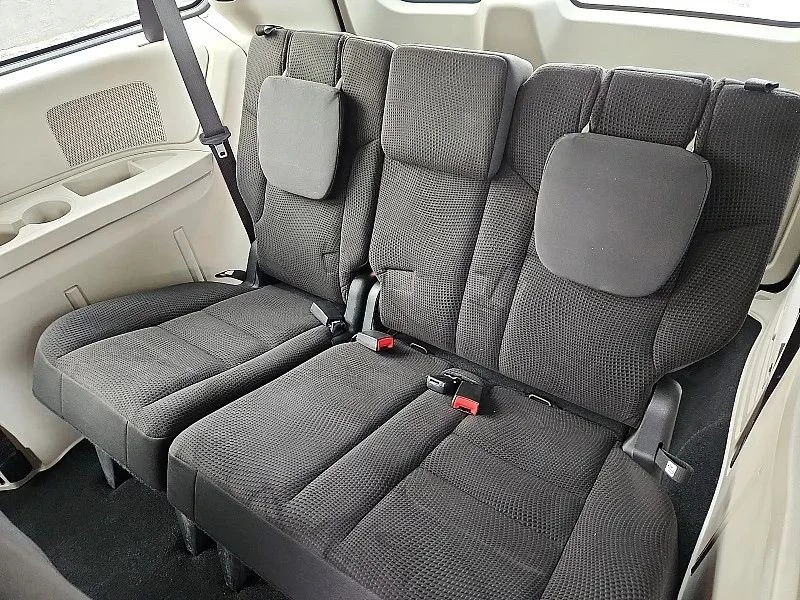 2018 Dodge Caravan - Image 12 of 12