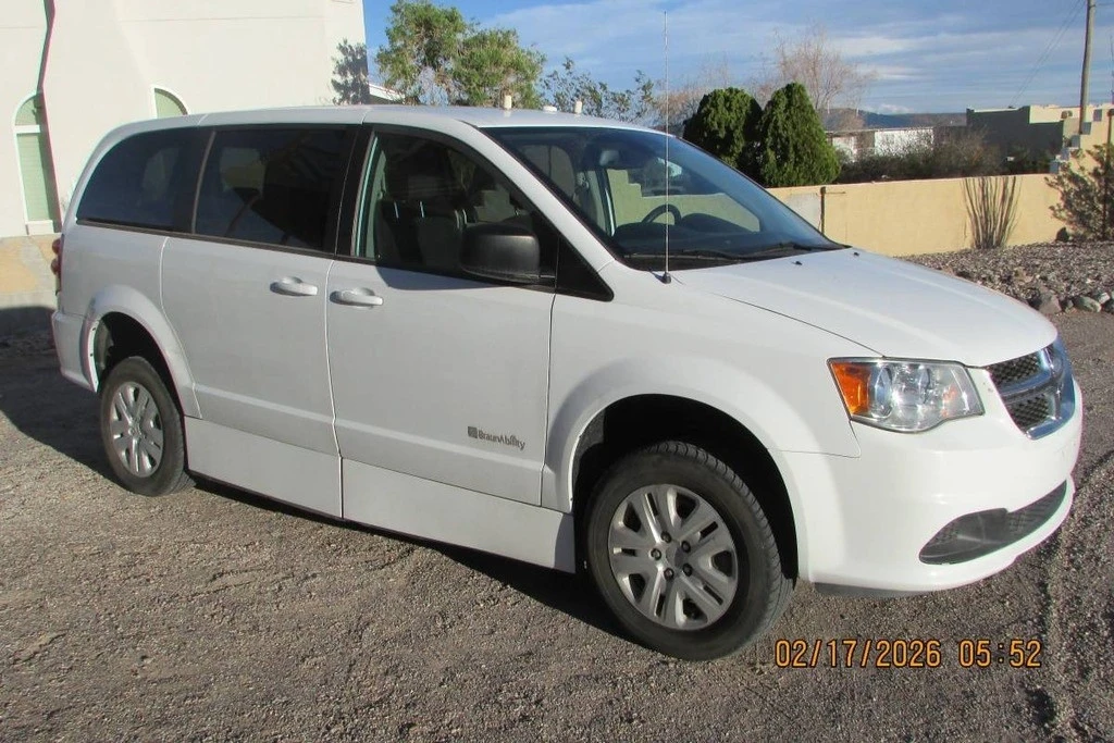 2018 Dodge Caravan - Image 9 of 10