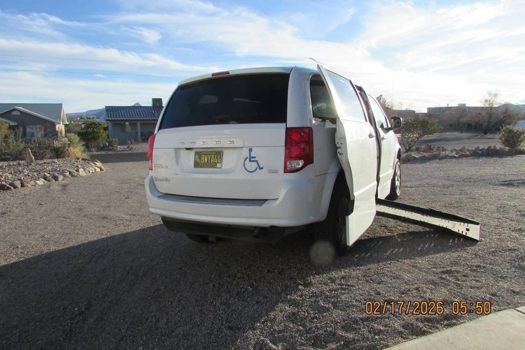 2018 Dodge Caravan - Image 5 of 10