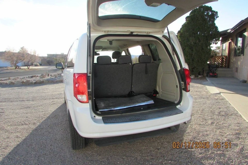 2018 Dodge Caravan - Image 6 of 10