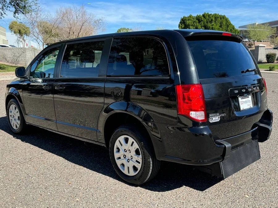2018 Dodge Caravan - Image 14 of 16