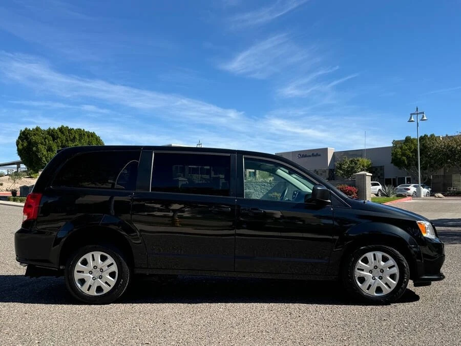 2018 Dodge Caravan - Image 4 of 16