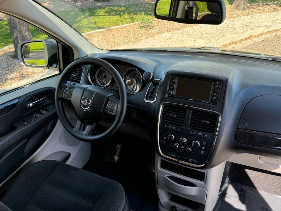 2018 Dodge Caravan - Image 7 of 16