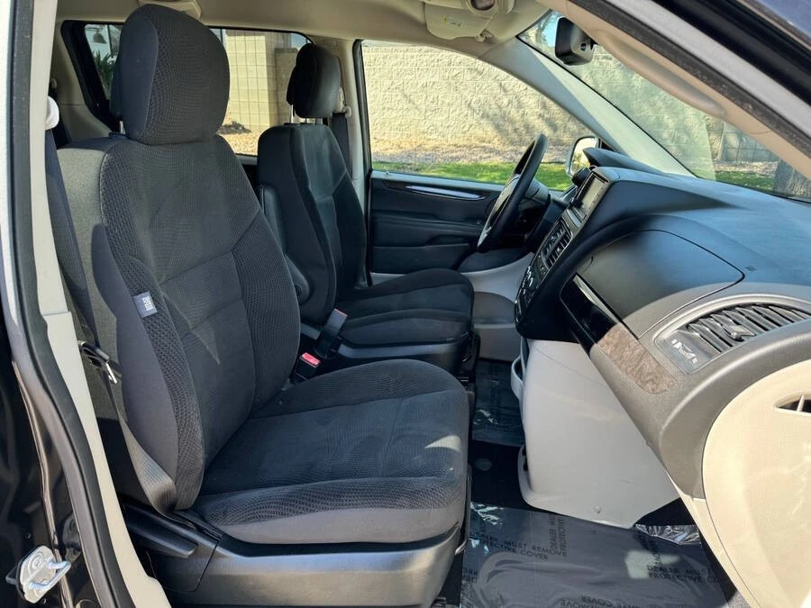 2018 Dodge Caravan - Image 9 of 16