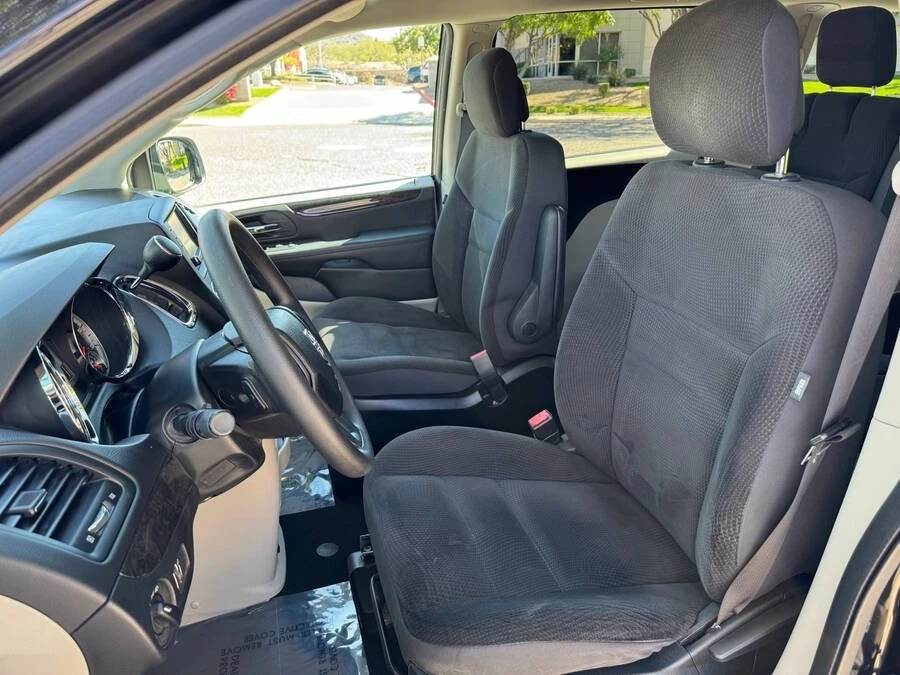 2018 Dodge Caravan - Image 8 of 16