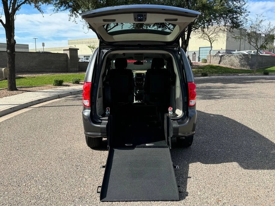 2018 Dodge Caravan - Image 2 of 16
