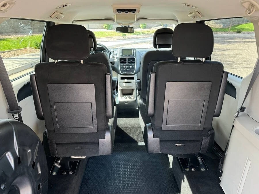2018 Dodge Caravan - Image 12 of 16