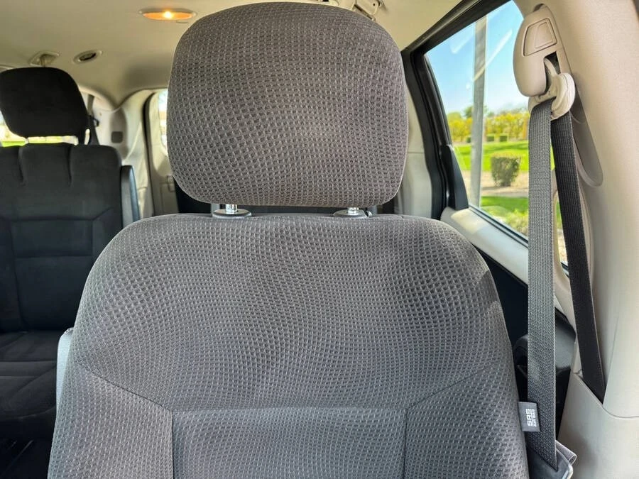 2018 Dodge Caravan - Image 10 of 16