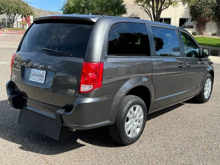 2018 Dodge Caravan - Image 5 of 16